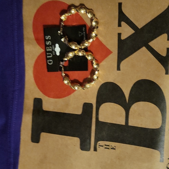 Earings - Picture 5 of 8